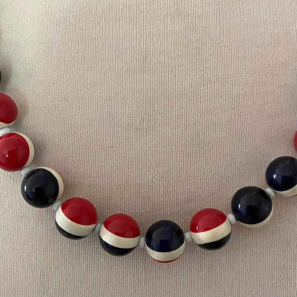 Vintage 1960s Red White & Blue Bead Necklace - Picture 3 of 12